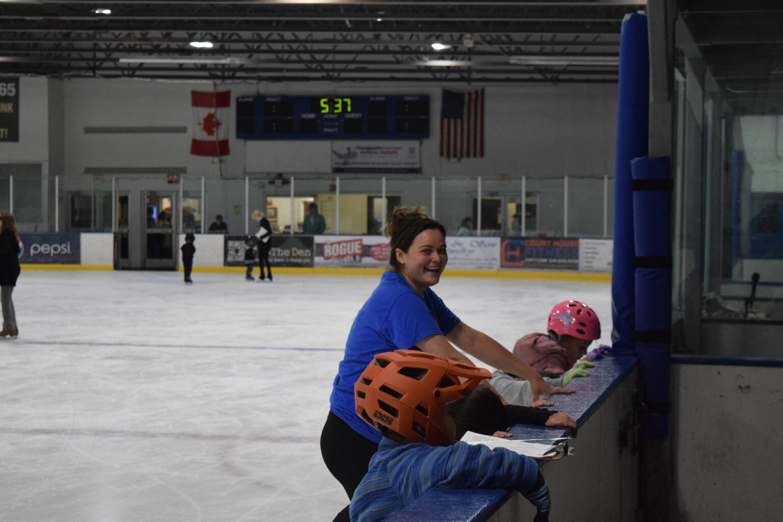 skate-the-rrrink-ice-skating-hockey-rink-in-medford-oregon